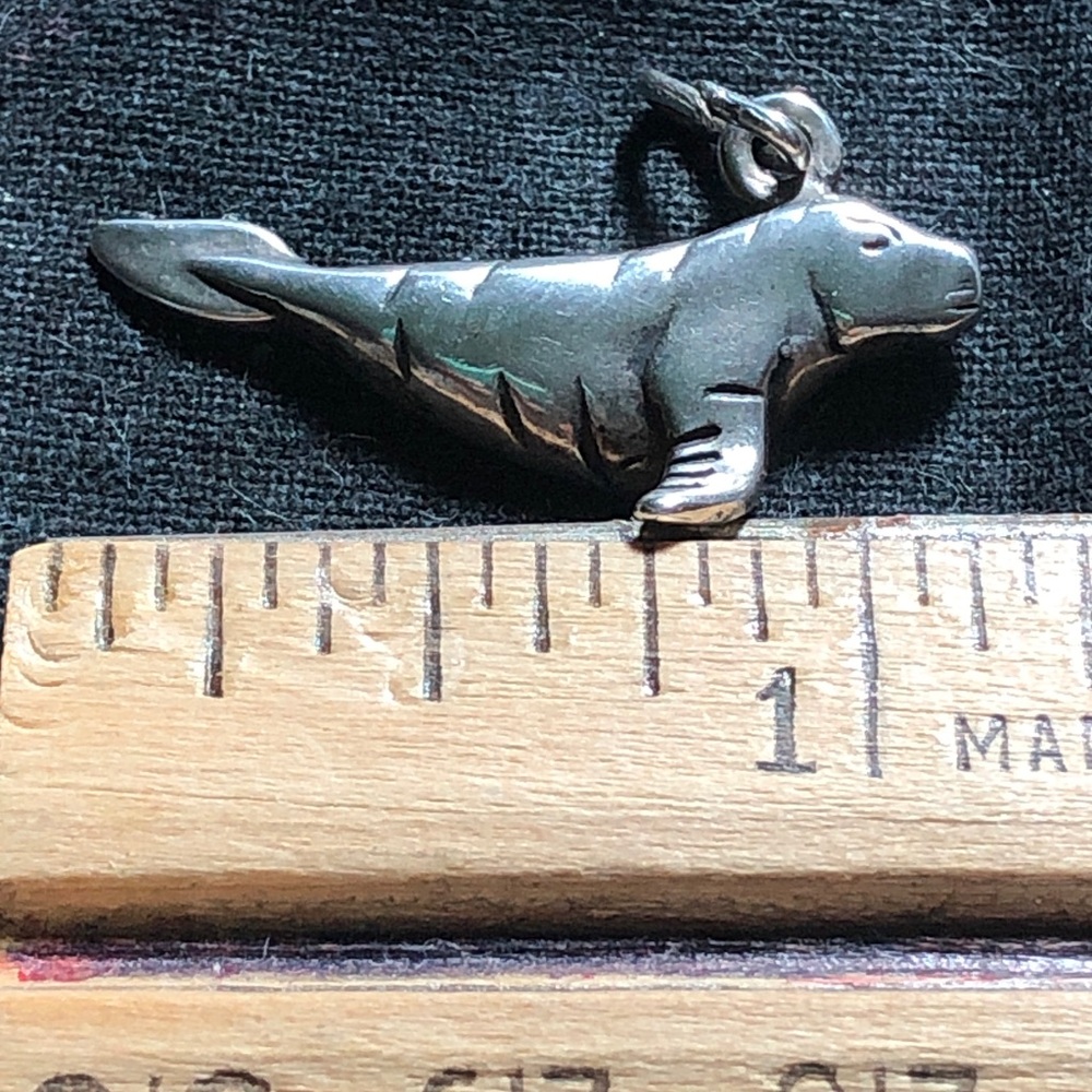 Vintage Unisex Manatee🦭Sterling Silver Charm /Pendant. - Picture 5 of 6